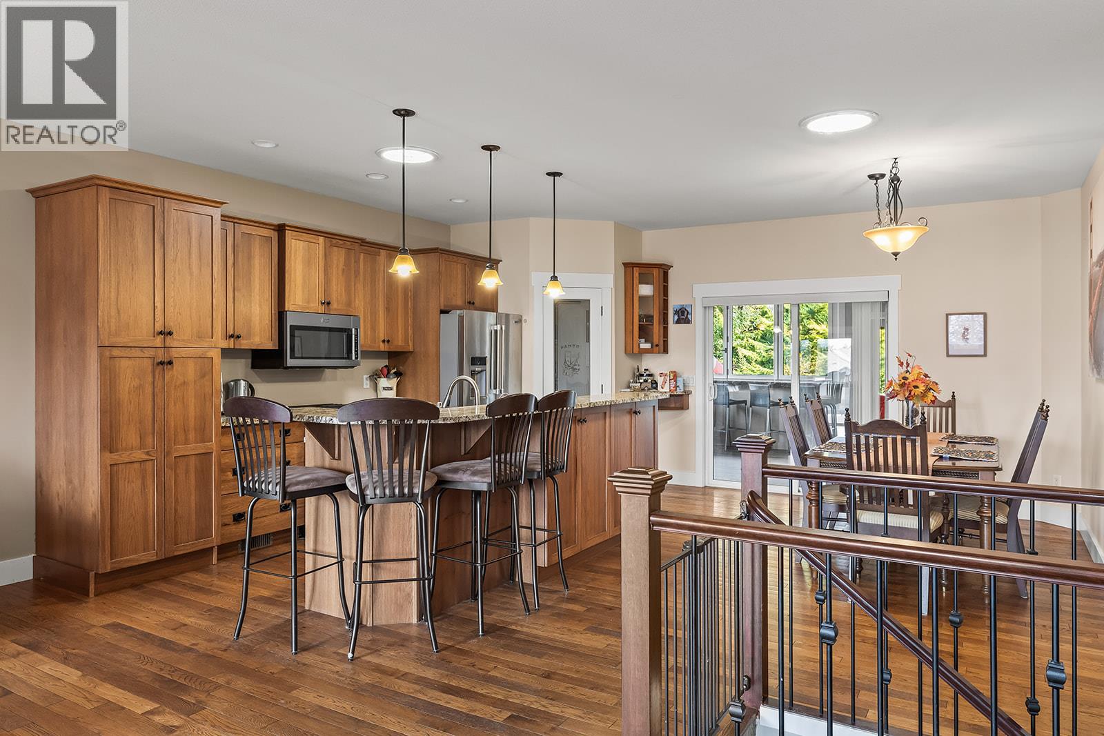 Picture for 3431 Camelback  Drive https://www.cirrealty.ca/reb/bc/5/10366675_8.jpg