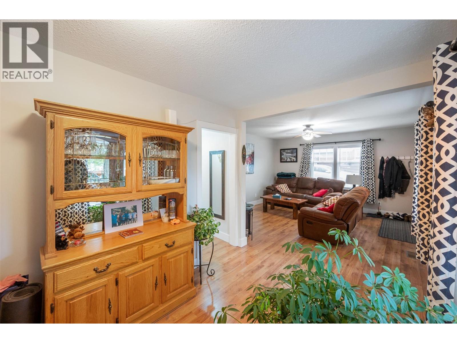 Picture for 598 Van Horne  Street https://www.cirrealty.ca/reb/bc/5/10366835_11.jpg