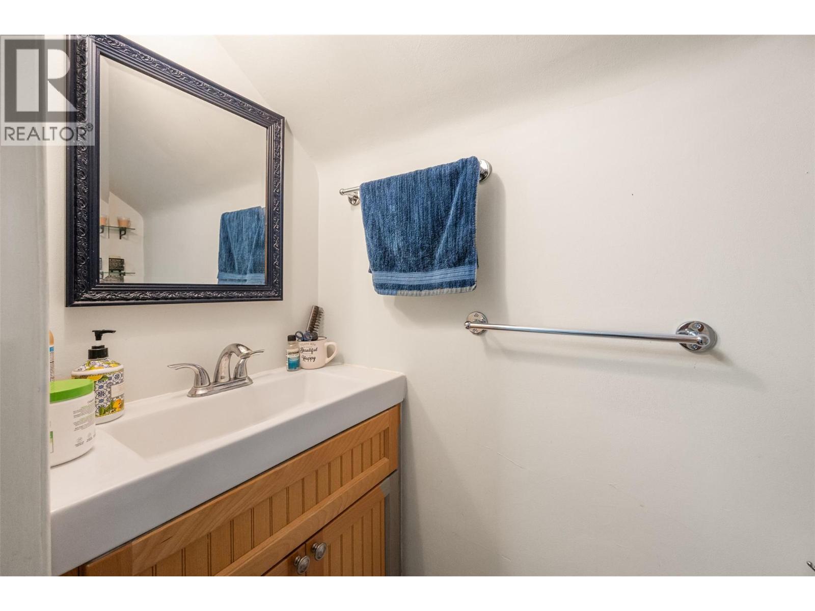 Picture for 598 Van Horne  Street https://www.cirrealty.ca/reb/bc/5/10366835_28.jpg