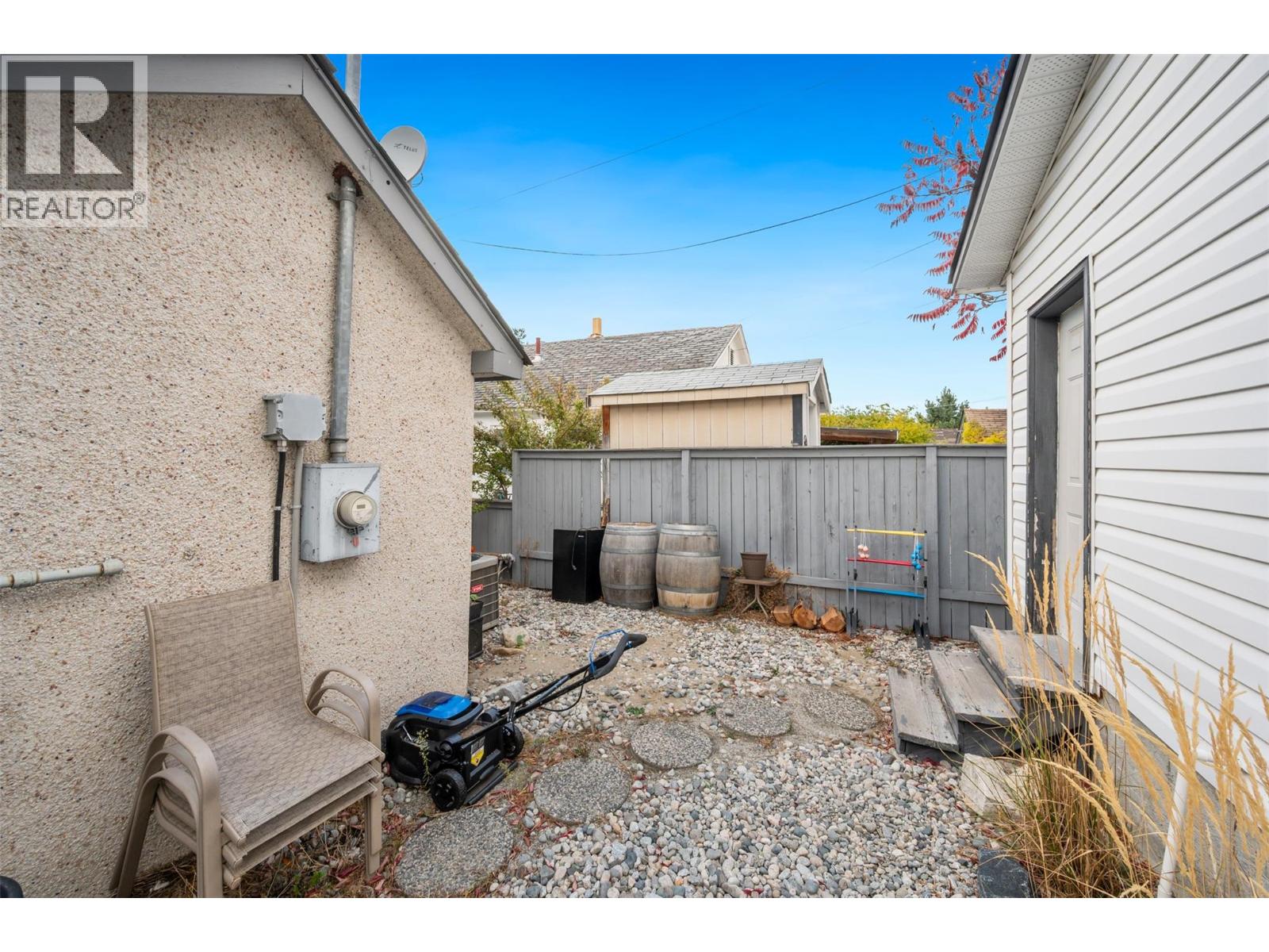 Picture for 598 Van Horne  Street https://www.cirrealty.ca/reb/bc/5/10366835_38.jpg