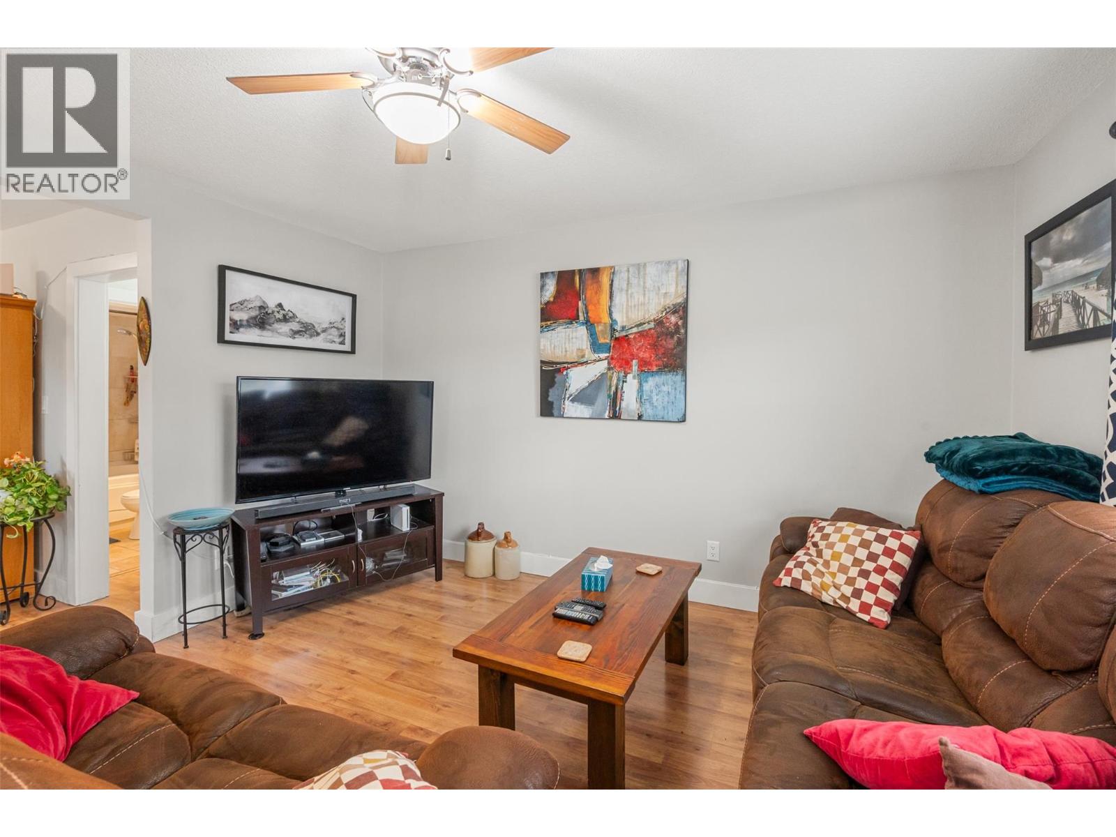 Picture for 598 Van Horne  Street https://www.cirrealty.ca/reb/bc/5/10366835_7.jpg