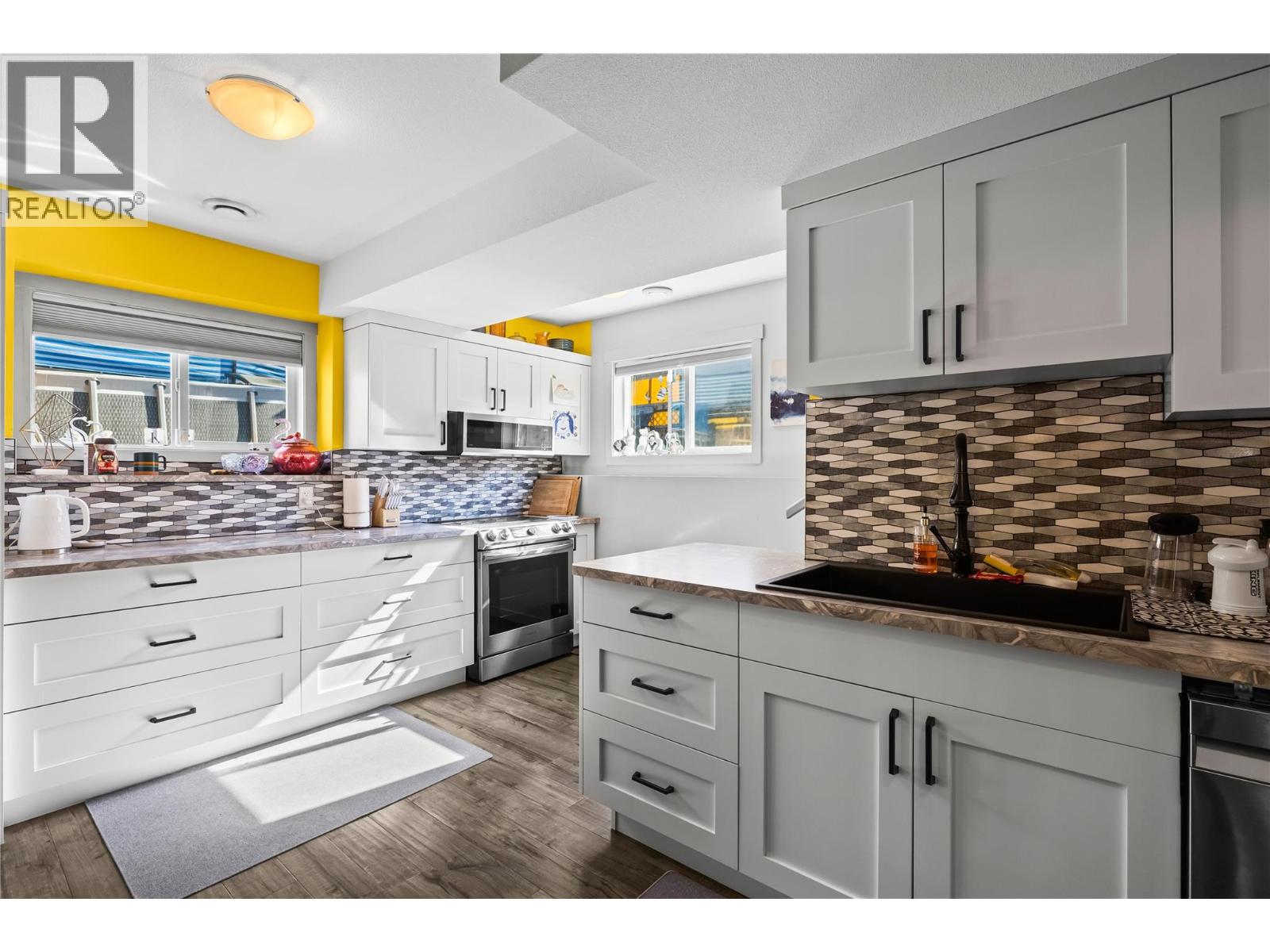 Picture for 1319 Belaire  Avenue https://www.cirrealty.ca/reb/bc/5/10366885_27.jpg