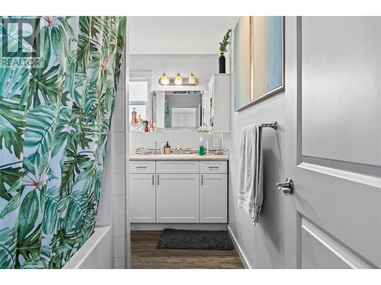 Picture for 1319 Belaire  Avenue https://www.cirrealty.ca/reb/bc/5/10366885_31.jpg