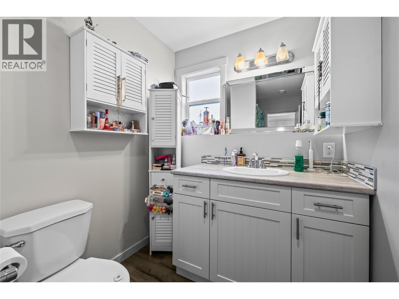 Picture for 1319 Belaire  Avenue https://www.cirrealty.ca/reb/bc/5/10366885_32.jpg