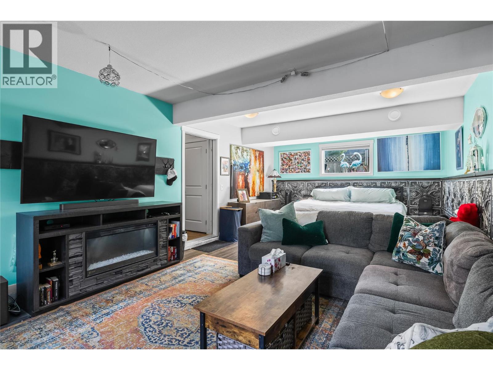 Picture for 1319 Belaire  Avenue https://www.cirrealty.ca/reb/bc/5/10366885_35.jpg