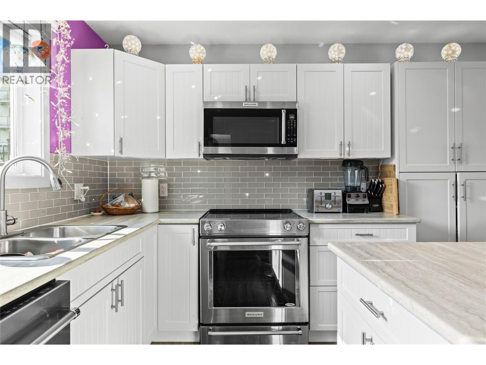 Picture for 1319 Belaire  Avenue https://www.cirrealty.ca/reb/bc/5/10366885_7.jpg