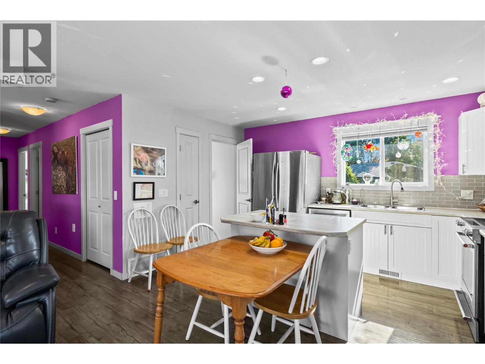 Picture for 1319 Belaire  Avenue https://www.cirrealty.ca/reb/bc/5/10366885_8.jpg