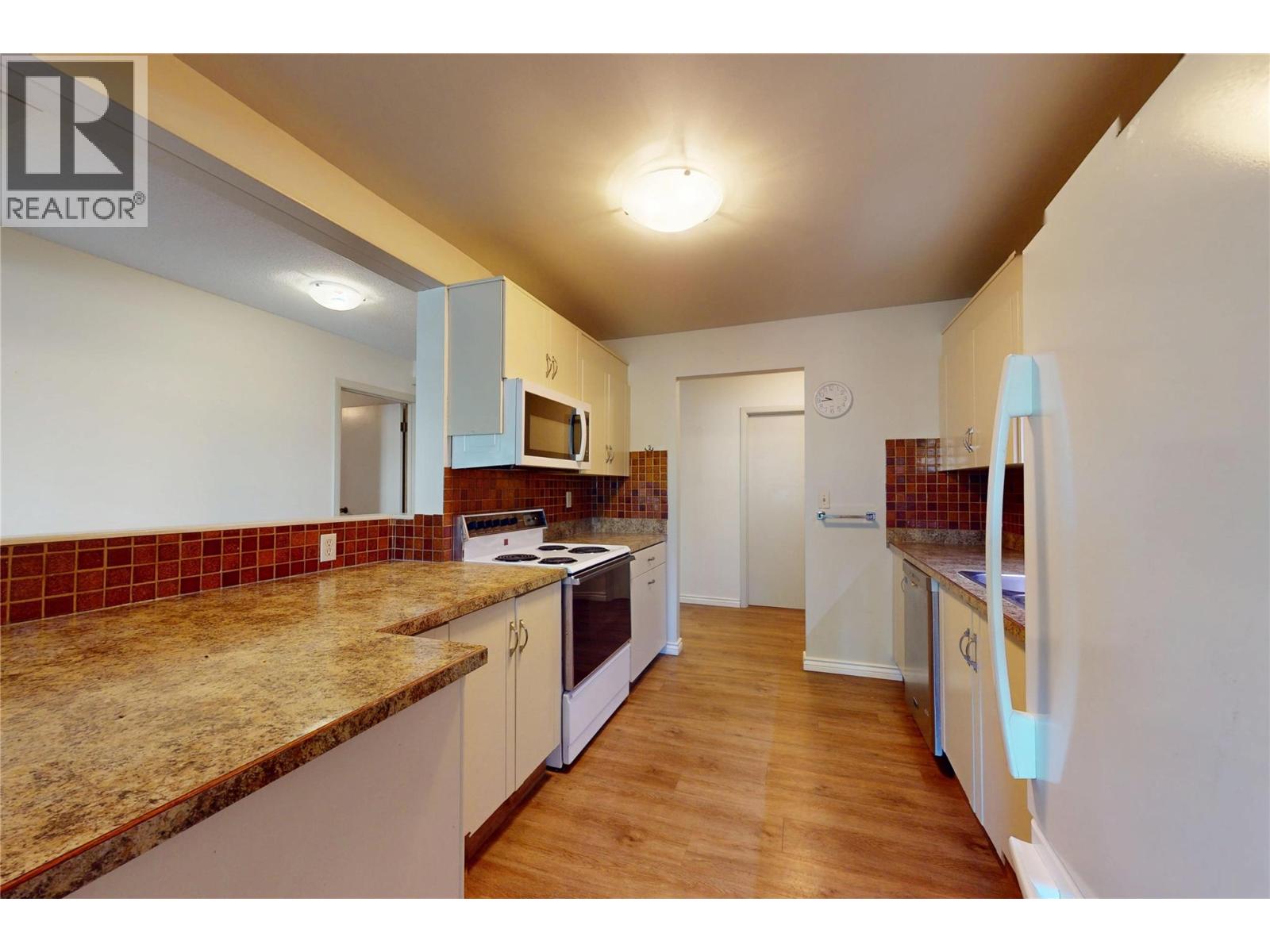 Picture for Unit #114, 1075 Bernard  Avenue https://www.cirrealty.ca/reb/bc/5/10366905_11.jpg