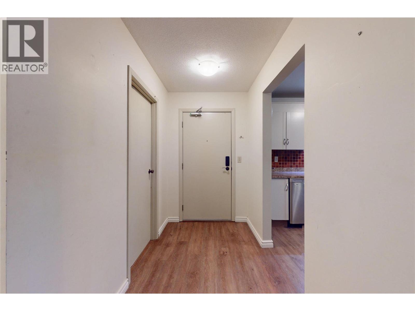 Picture for Unit #114, 1075 Bernard  Avenue https://www.cirrealty.ca/reb/bc/5/10366905_15.jpg