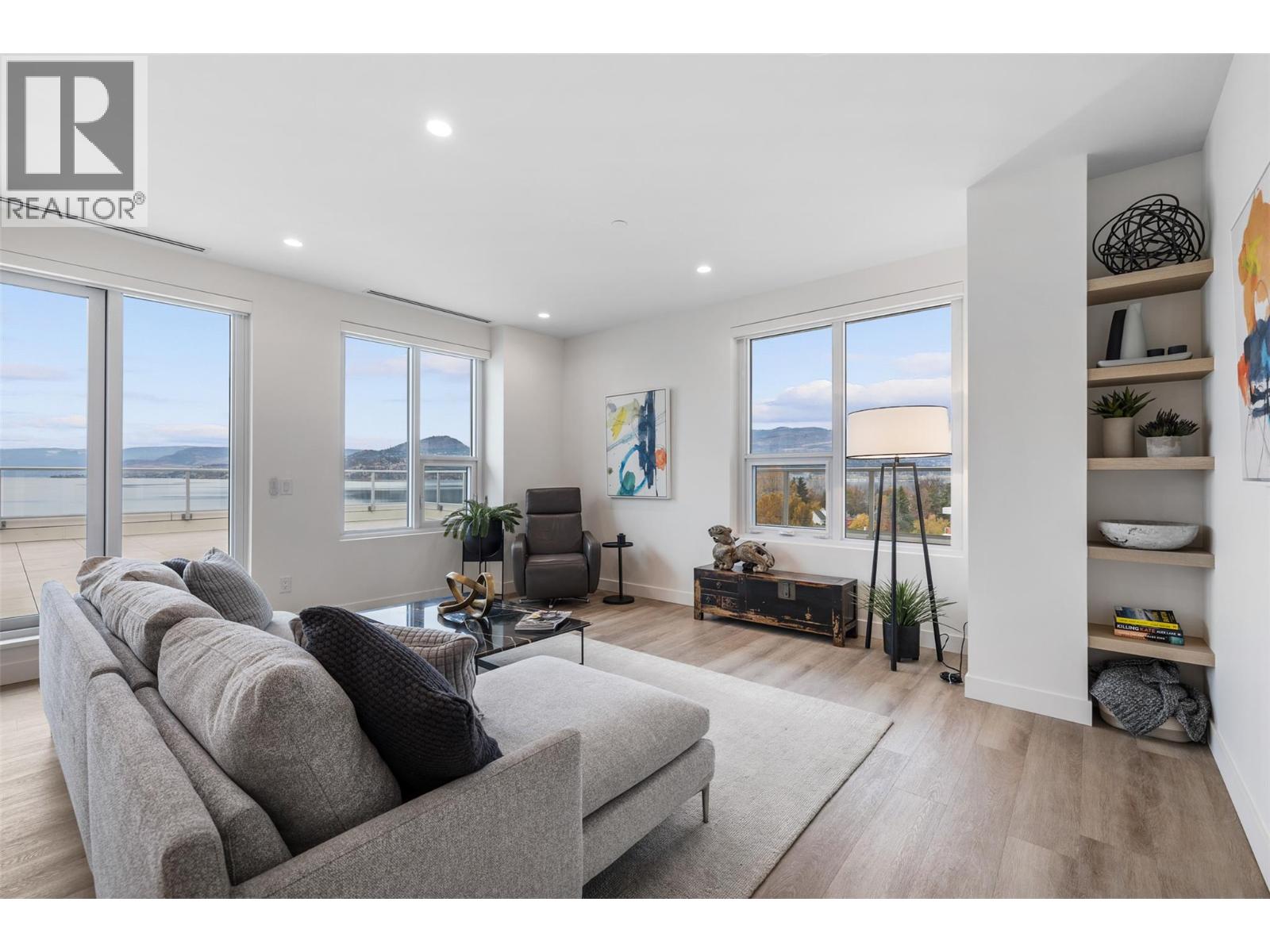 Picture for Unit #706, 3340 Lakeshore  Road