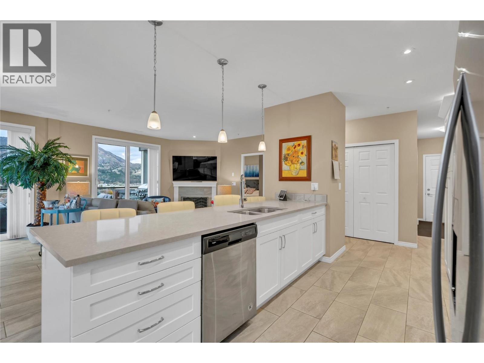 Picture for Unit #1004, 3388 Skaha Lake  Road