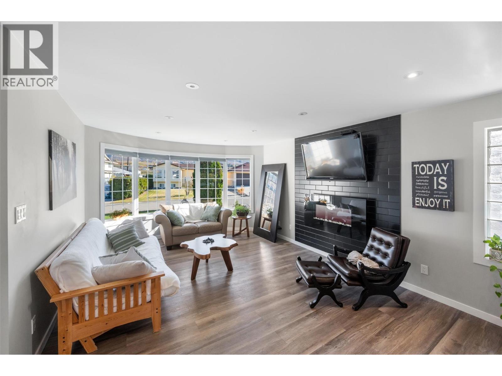 Picture for 38 BAYVIEW  Crescent