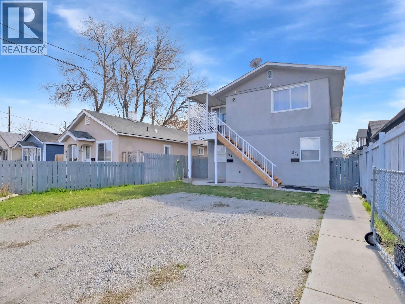 Picture for Unit #101 & 201, 654 Wade  AvenueW