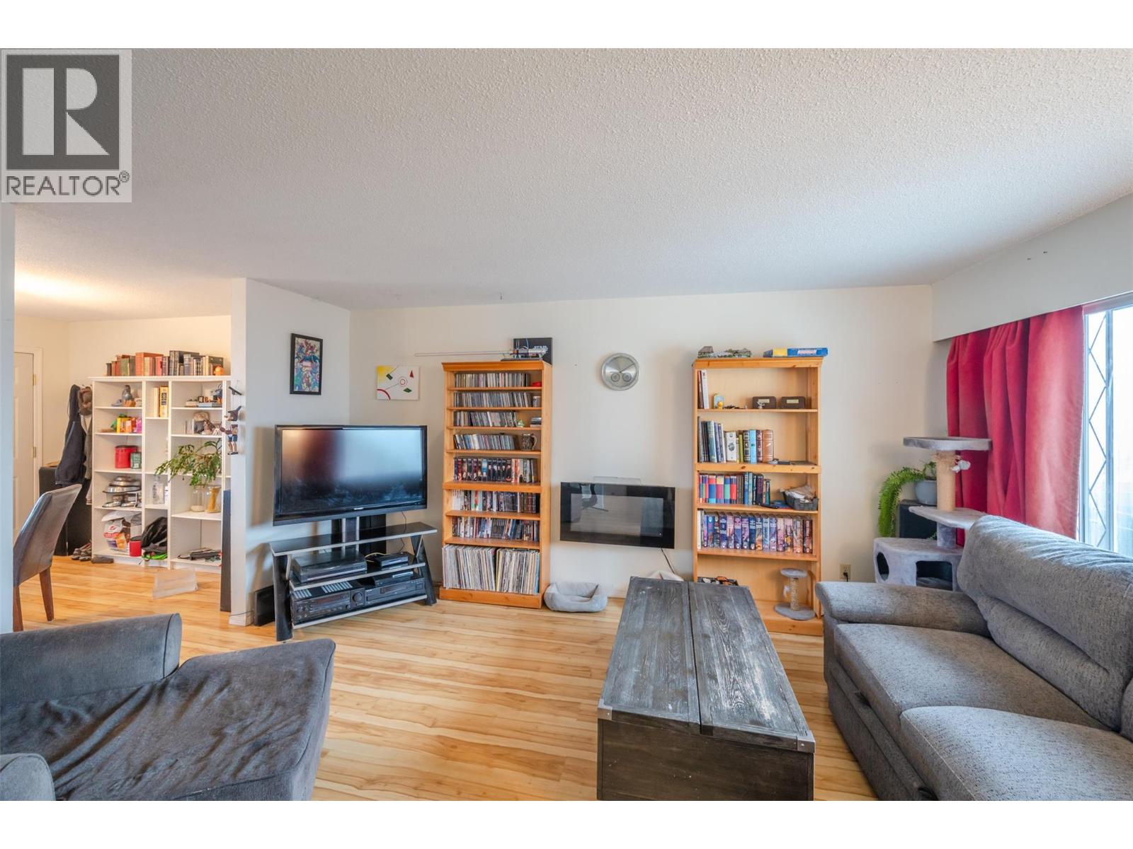 Picture for 751 CHASE  Avenue