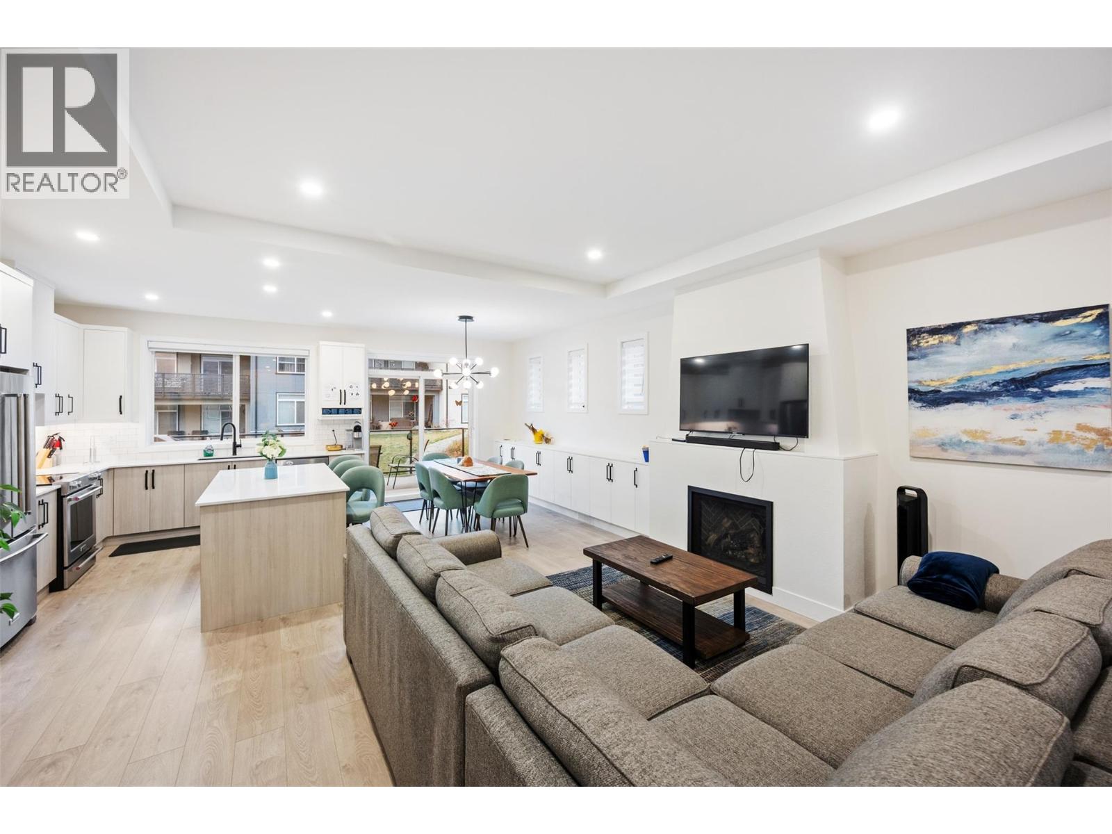 Picture for Unit #22, 8000 VEDETTE  Drive