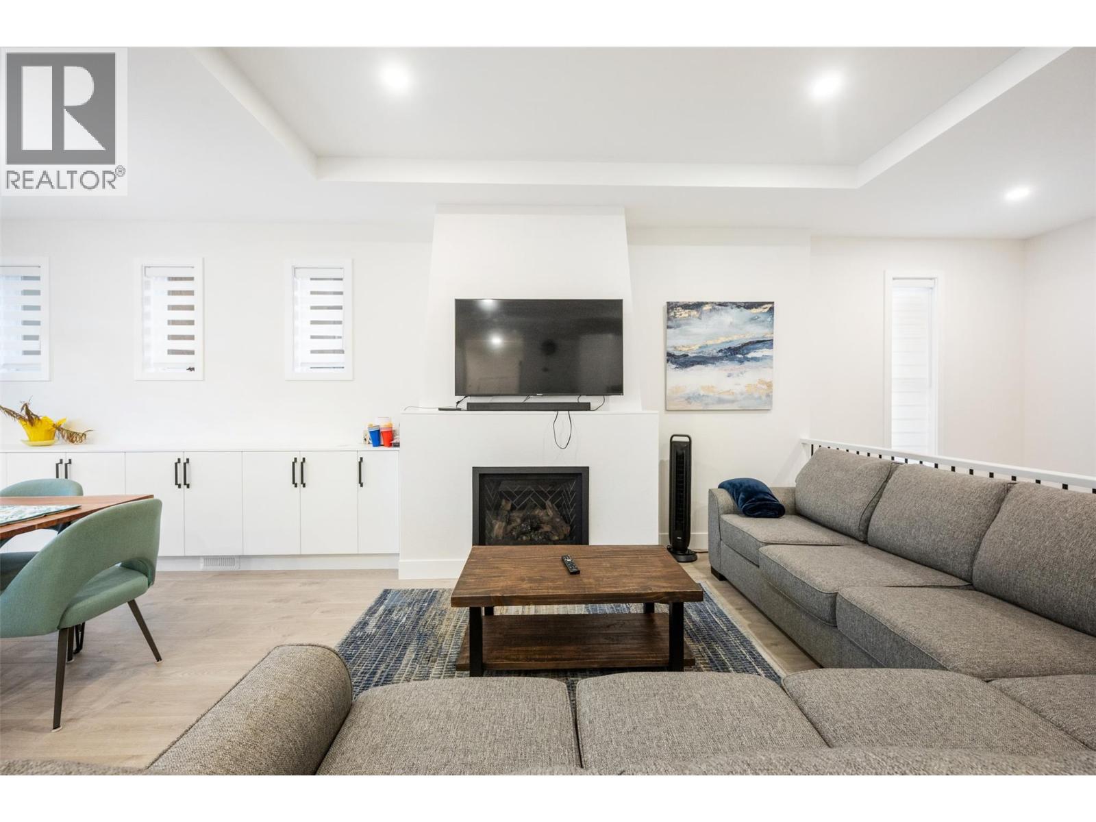 Picture for Unit #22, 8000 VEDETTE  Drive