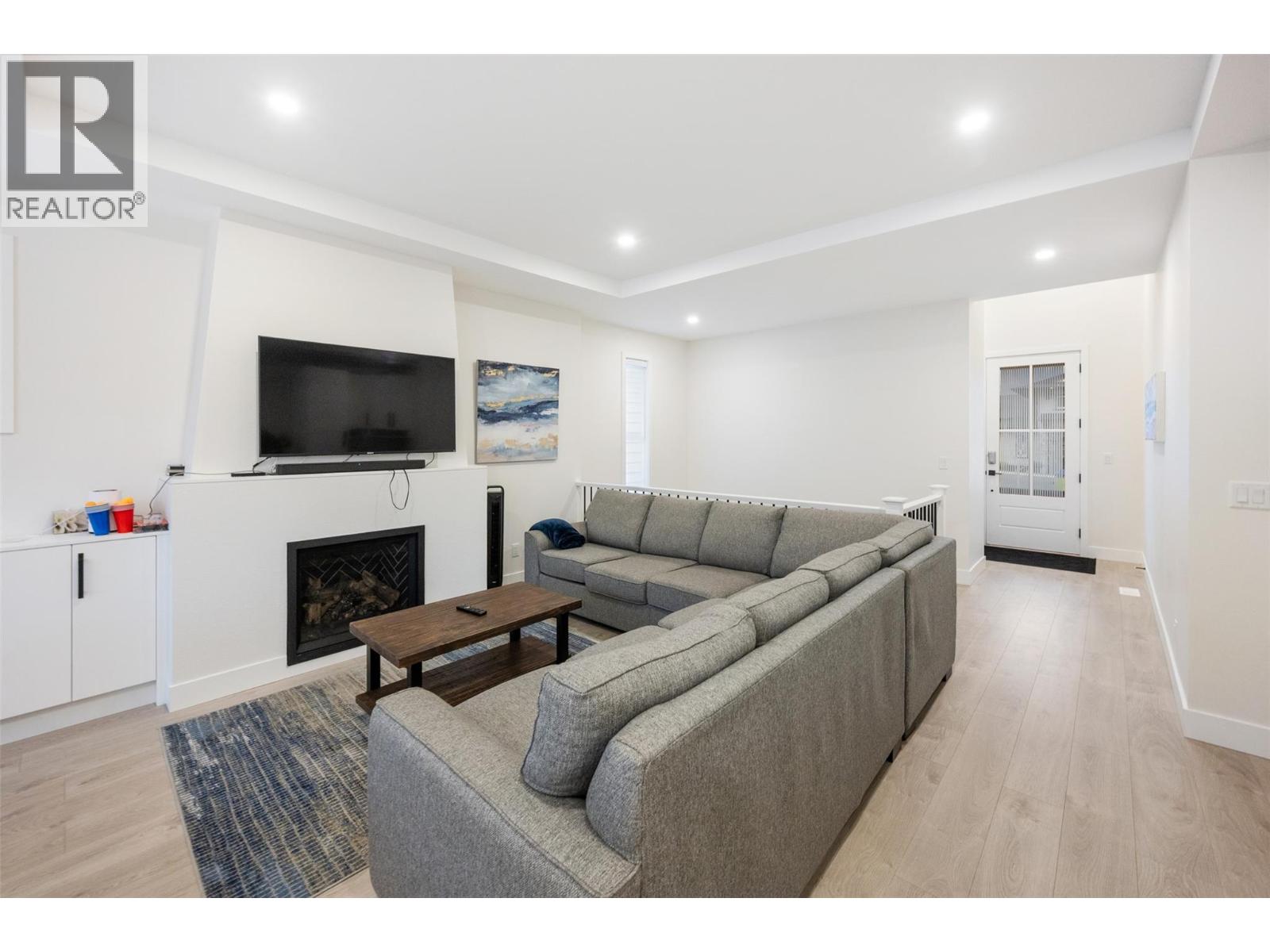 Picture for Unit #22, 8000 VEDETTE  Drive