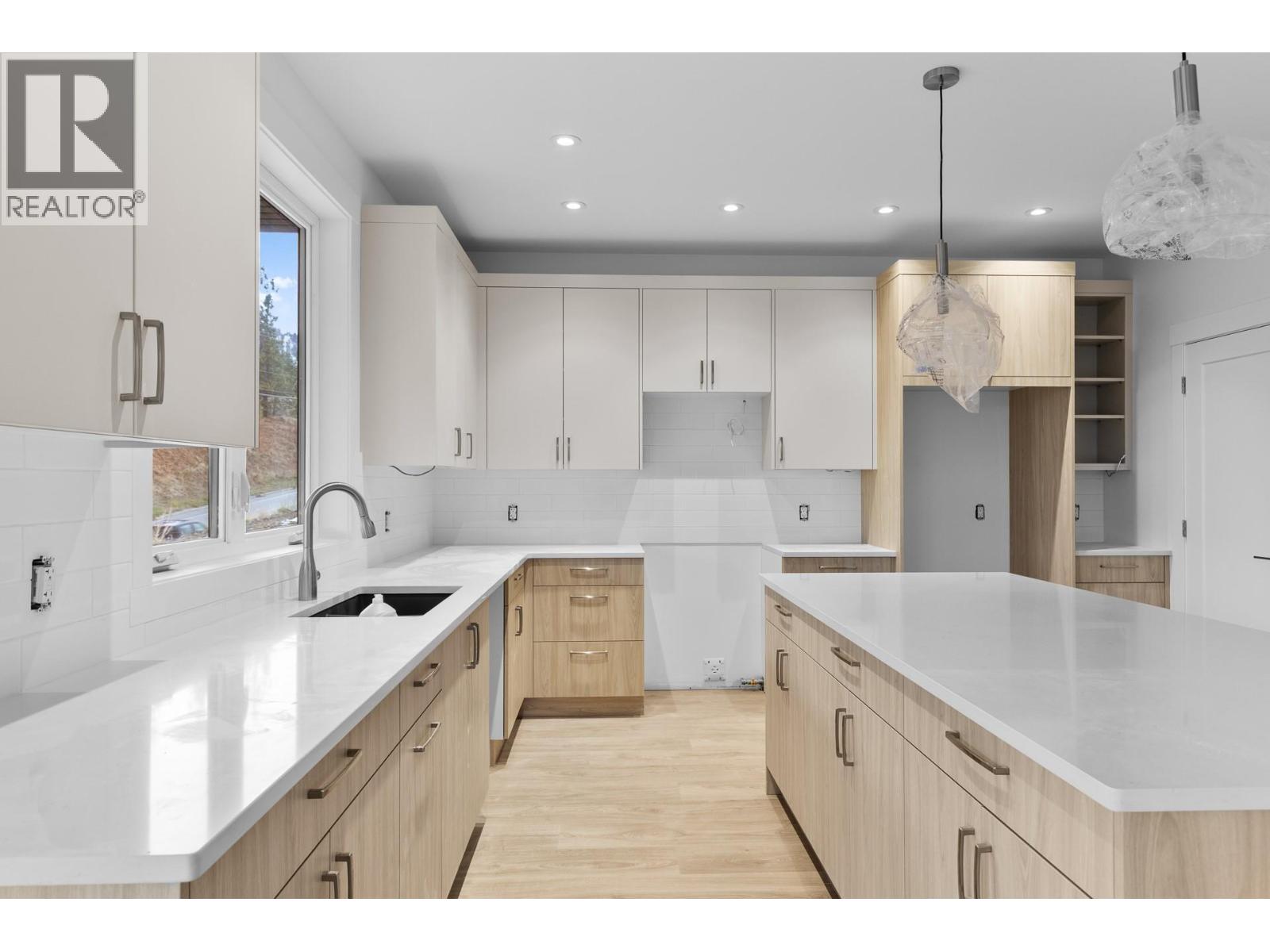 Picture for 2208 Surrey  Road