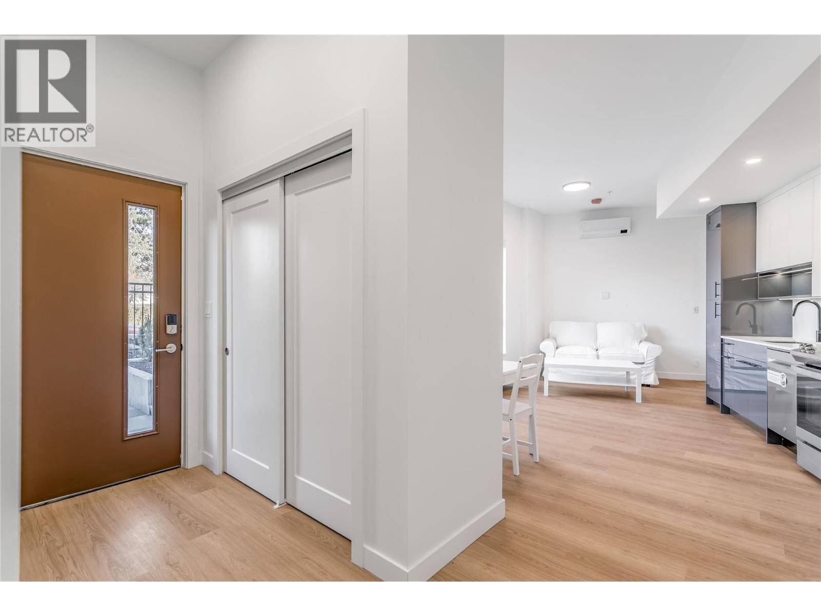 Picture for 1381 Belaire  Avenue