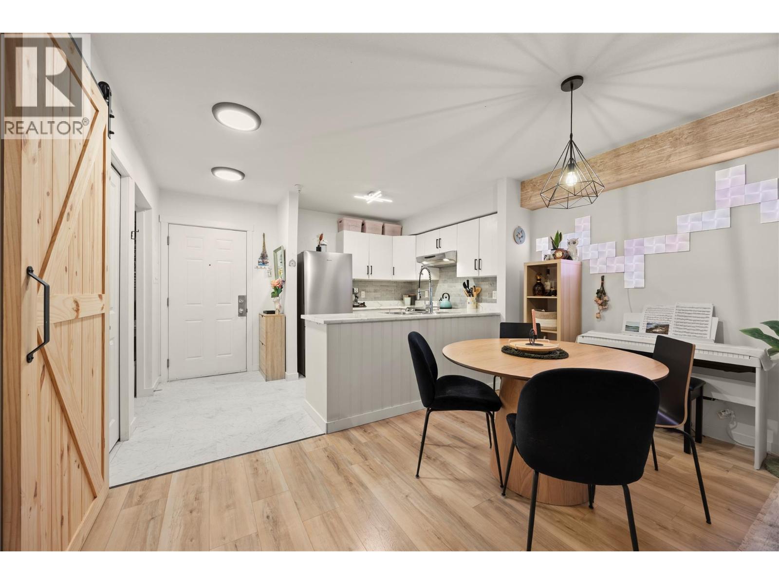 Picture for Unit #210, 1481 Glenmore  RoadN