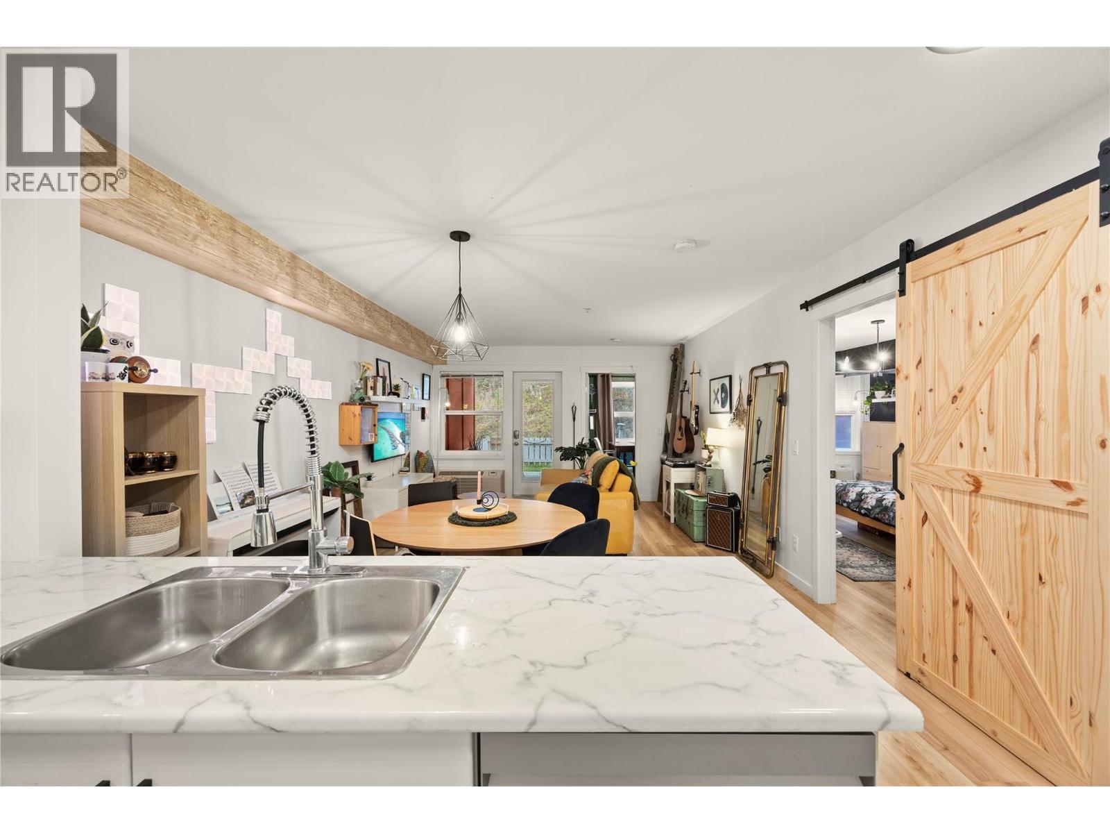 Picture for Unit #210, 1481 Glenmore  RoadN