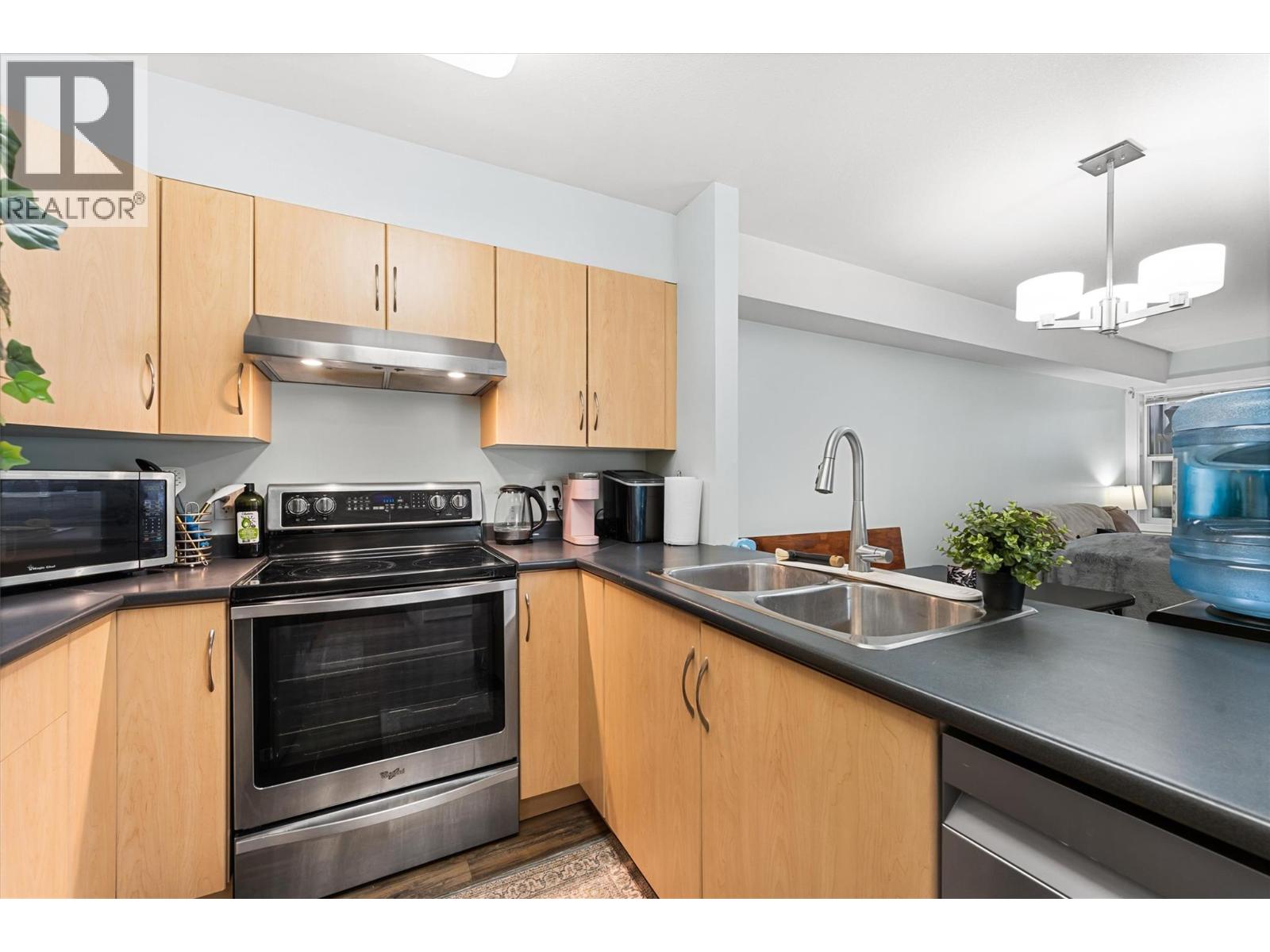 Picture for Unit #206, 1479 Glenmore  RoadN