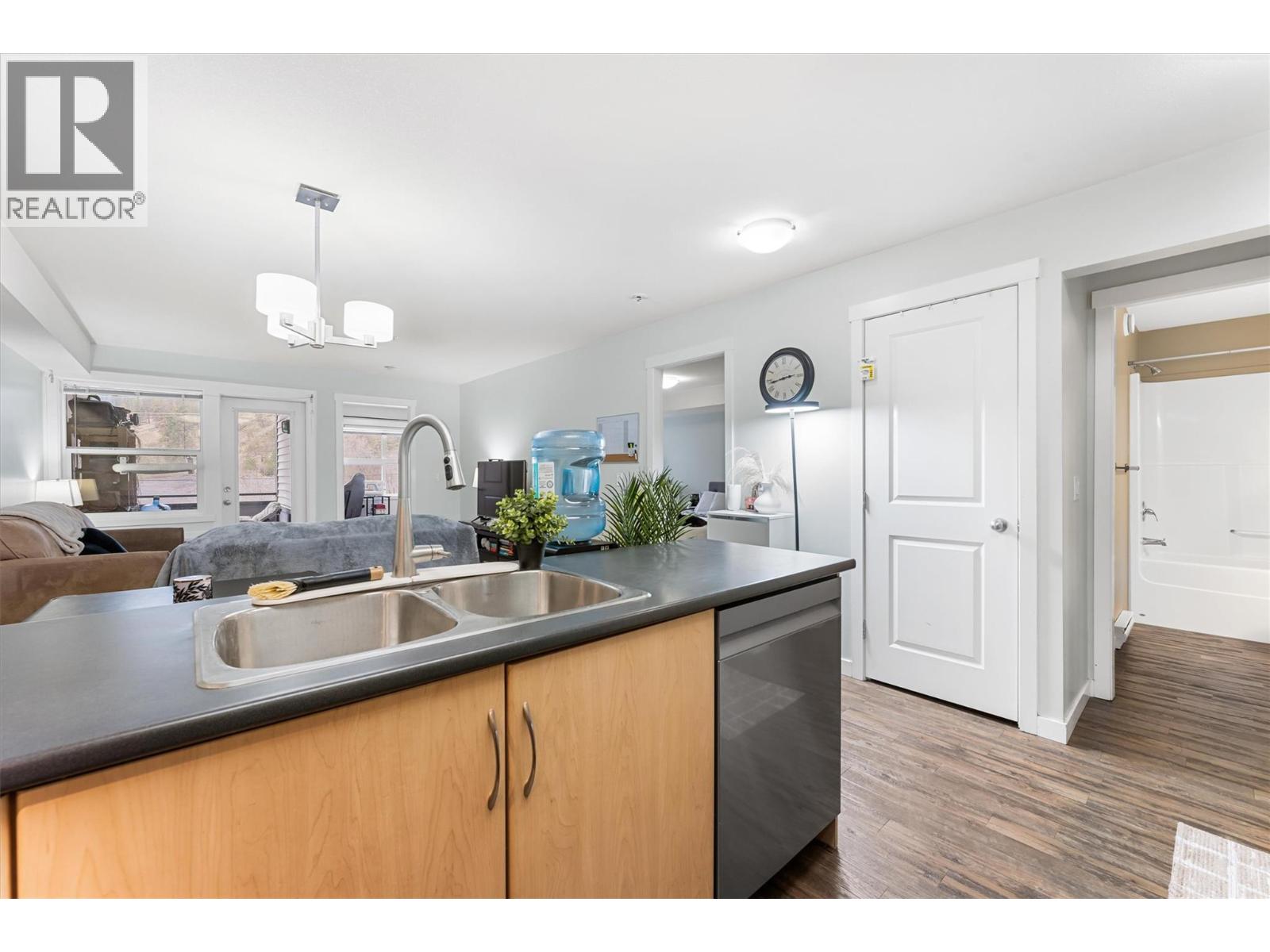 Picture for Unit #206, 1479 Glenmore  RoadN