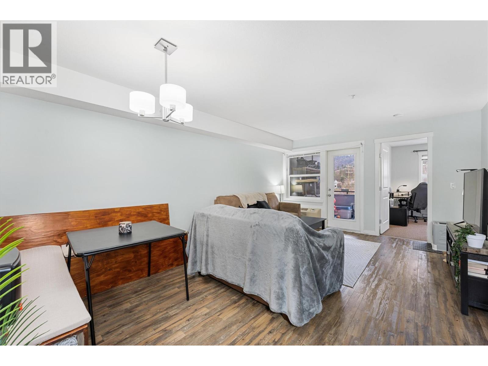 Picture for Unit #206, 1479 Glenmore  RoadN