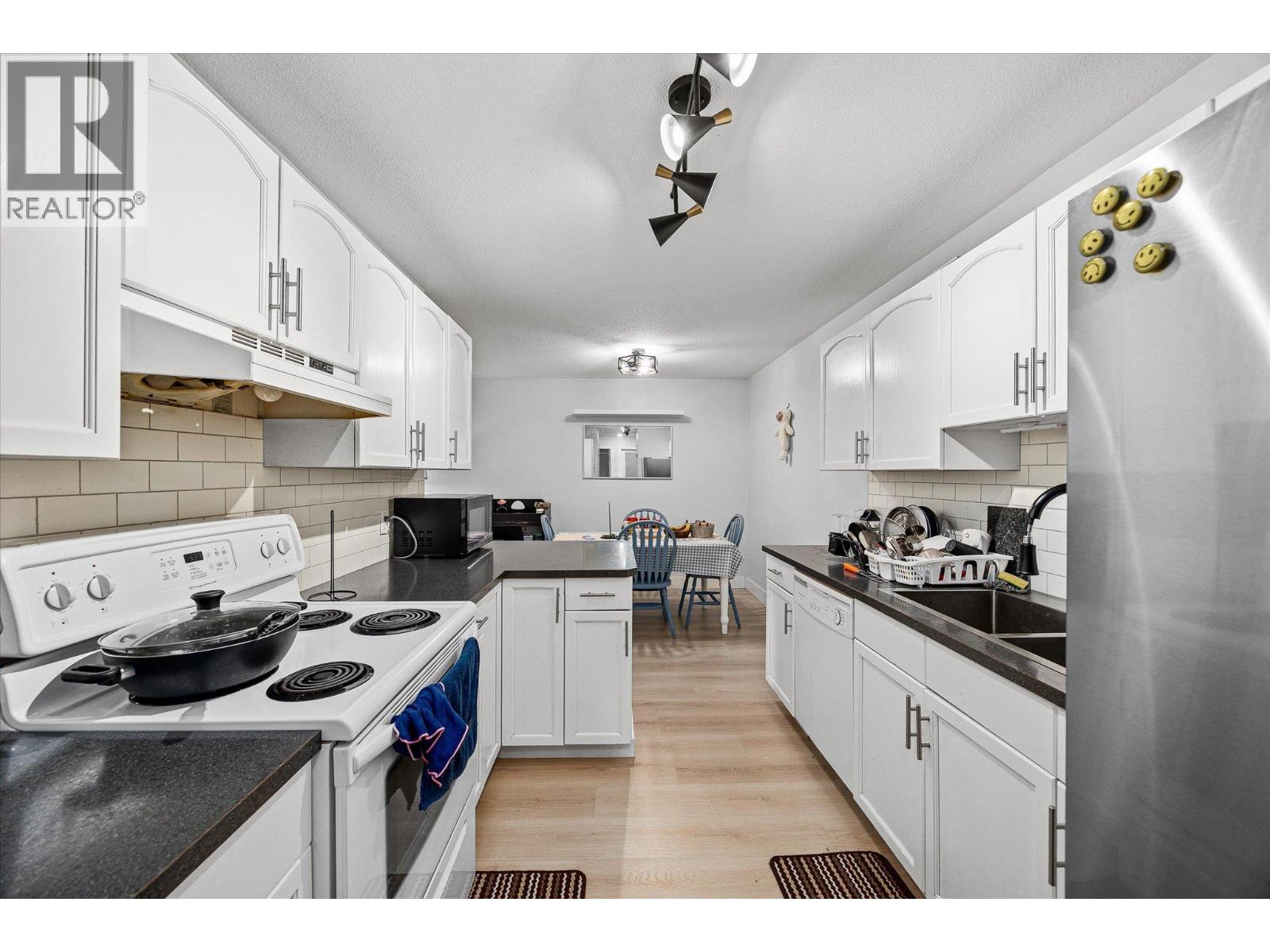 Picture for Unit #112, 3160 Casorso  Road