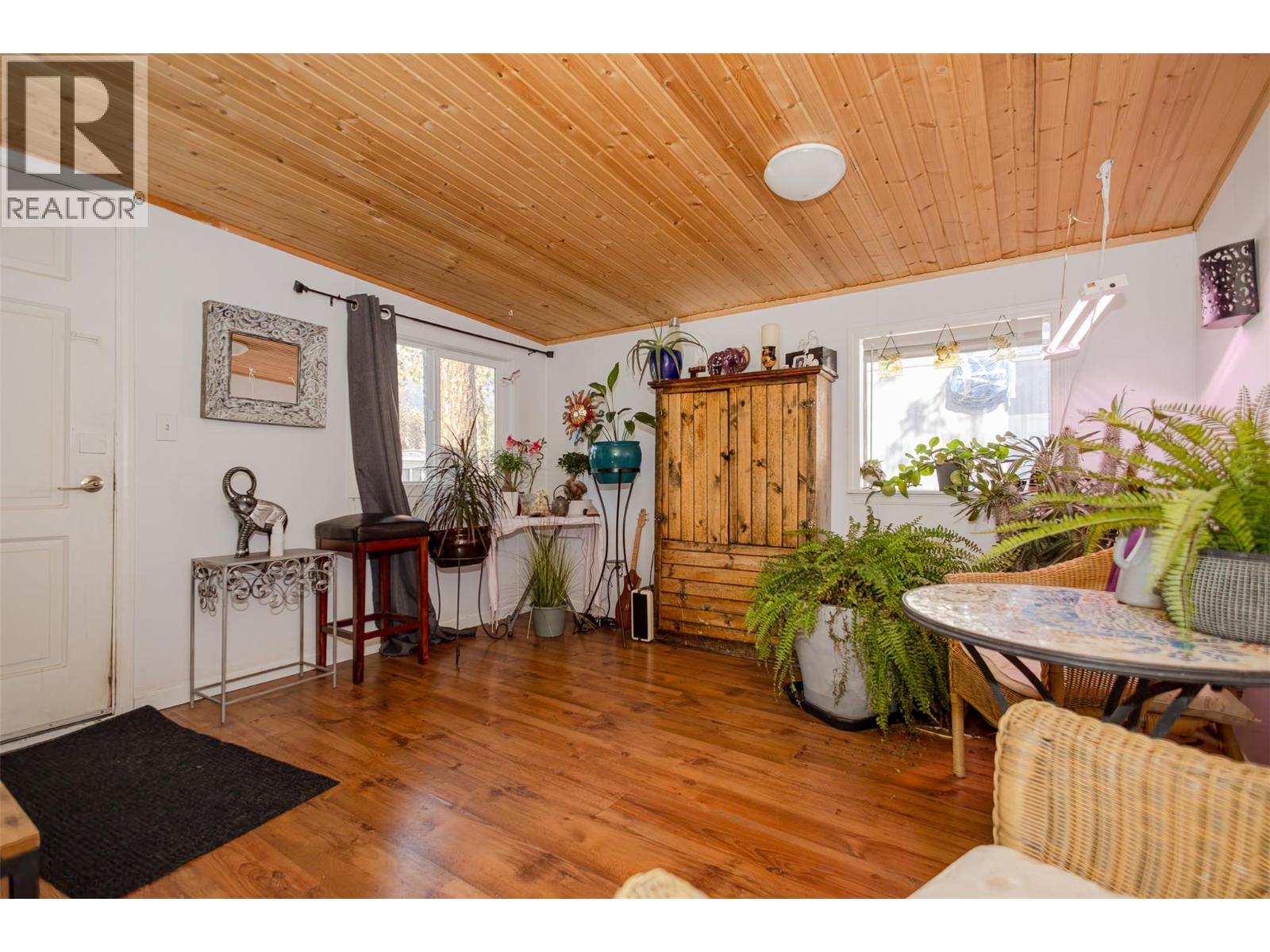 Picture for Unit #133, 1999 Highway 97 S