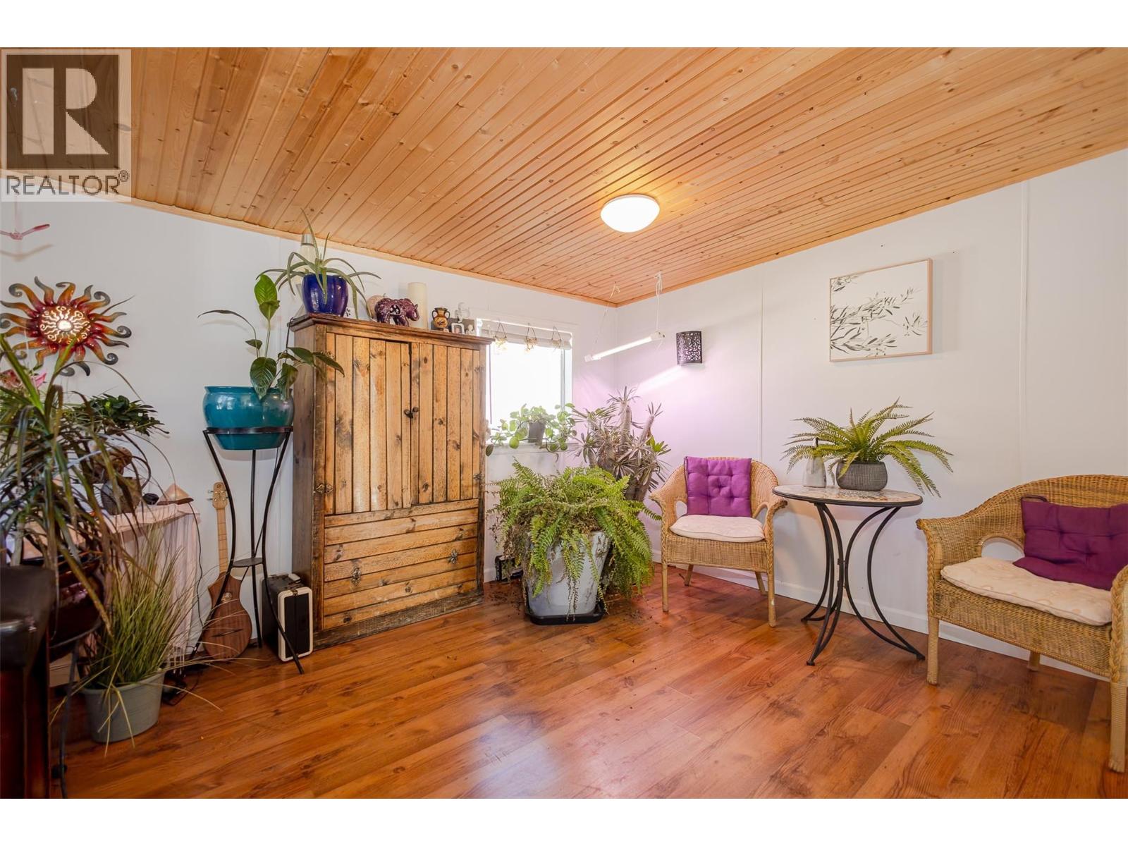 Picture for Unit #133, 1999 Highway 97 S