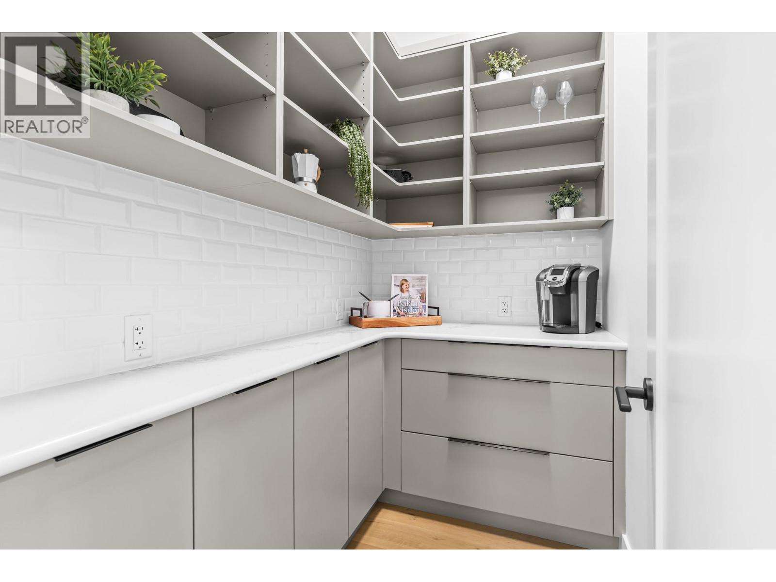 Picture for 1050 Emslie  Street