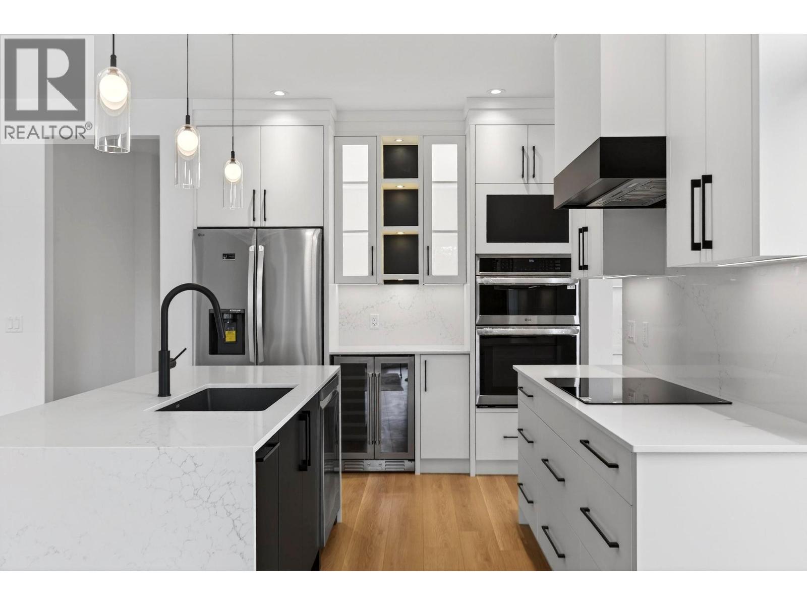 Picture for 10-1960 Northern Flicker  Court