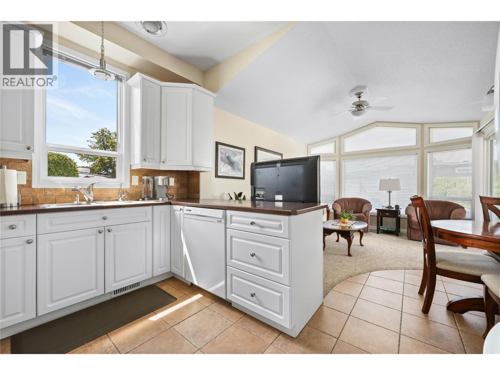 Picture for Unit #282, 415 Commonwealth  Road