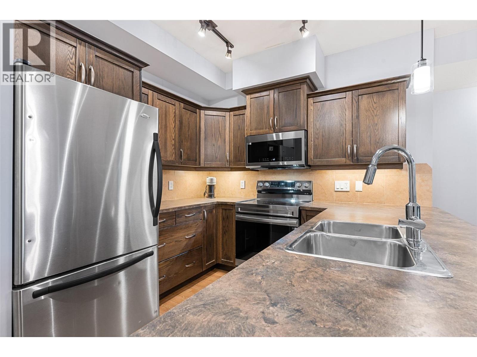 Picture for Unit #101, 3739 Casorso  Road