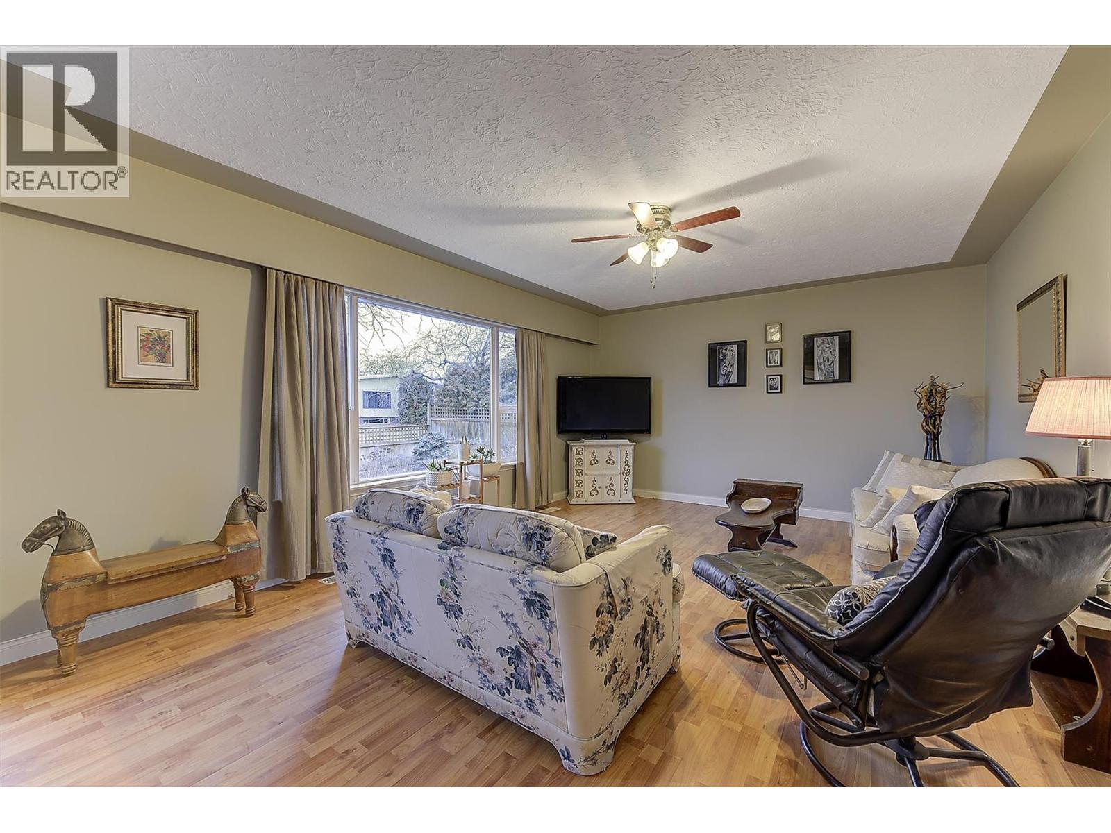 Picture for 1122 Stockwell  Avenue