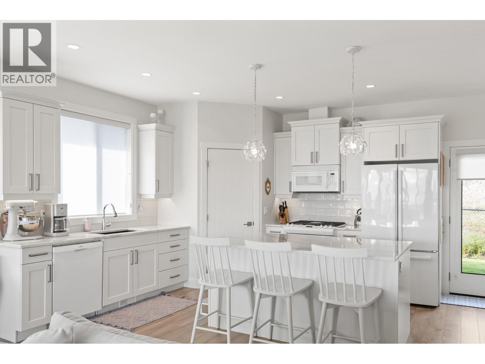 Picture for 2612 Paramount  Drive