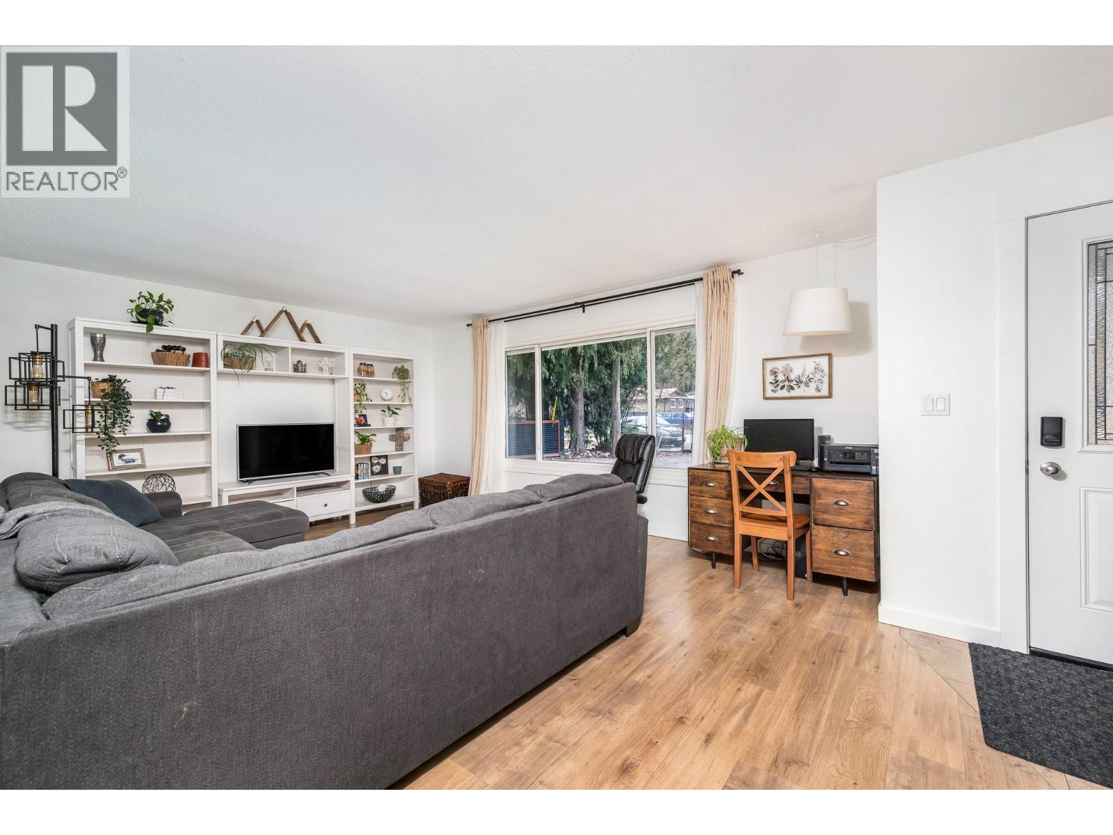 Picture for 701 Hemlock  CrescentS