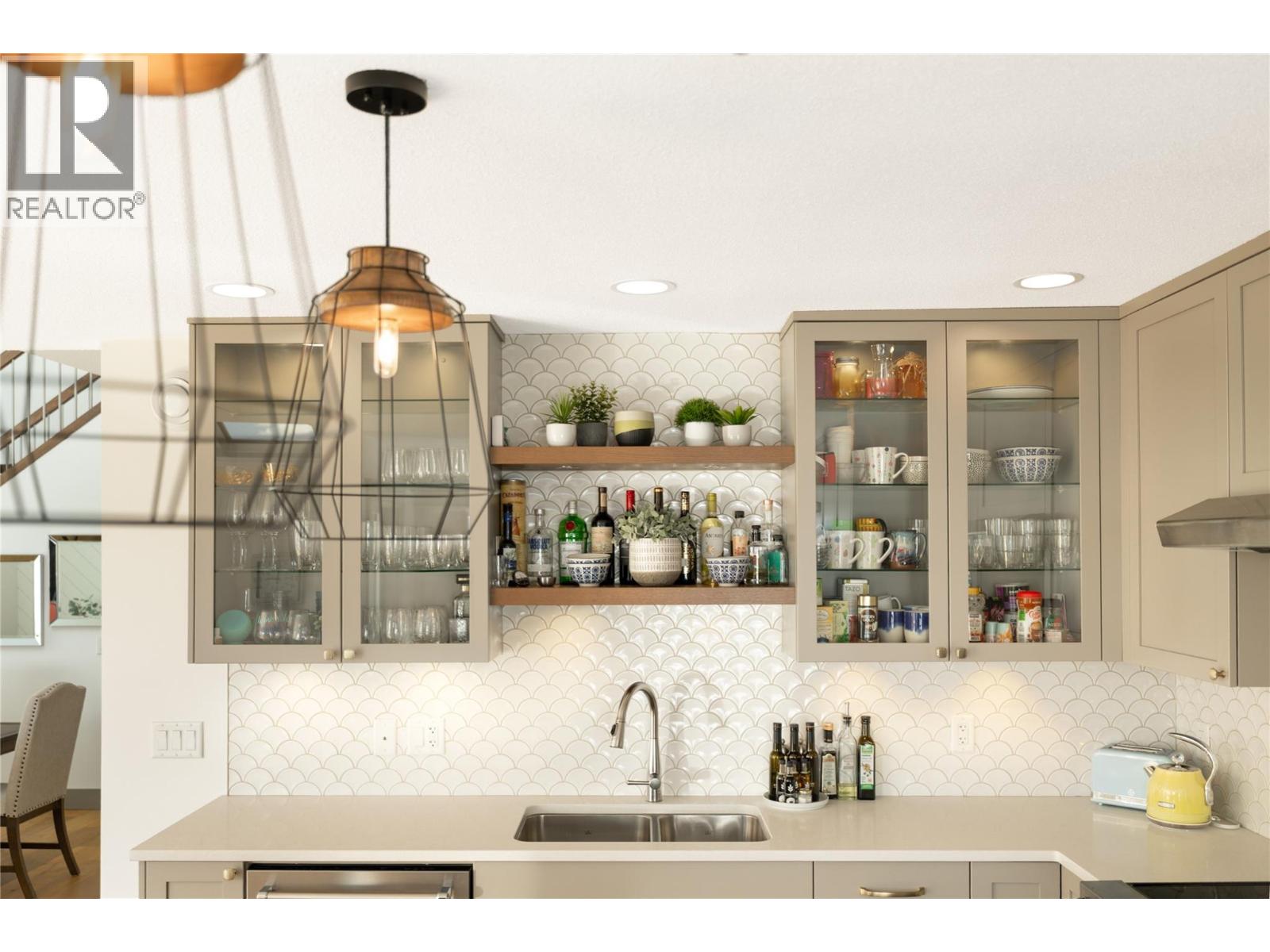 Picture for Unit #305, 4004 Bluebird  Road