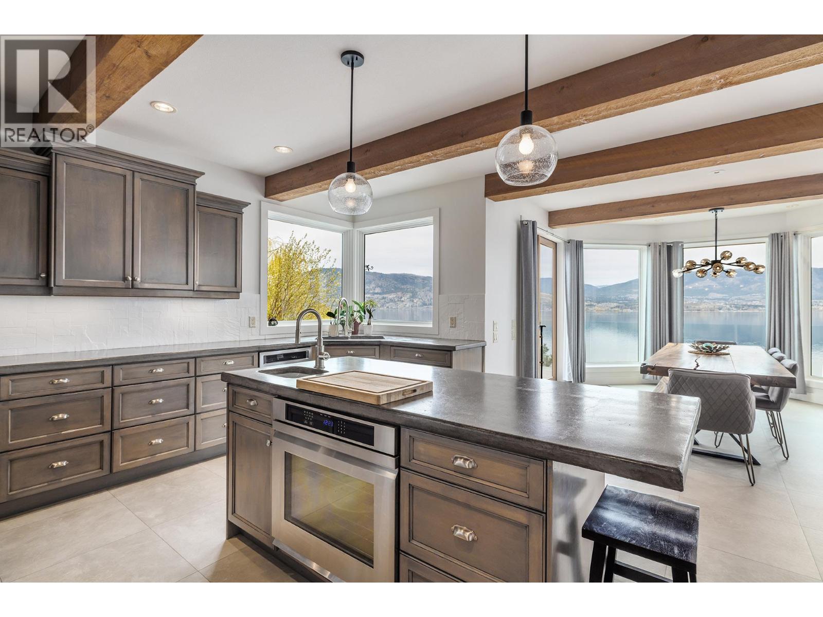 Picture for 6850 Lakeshore  Road