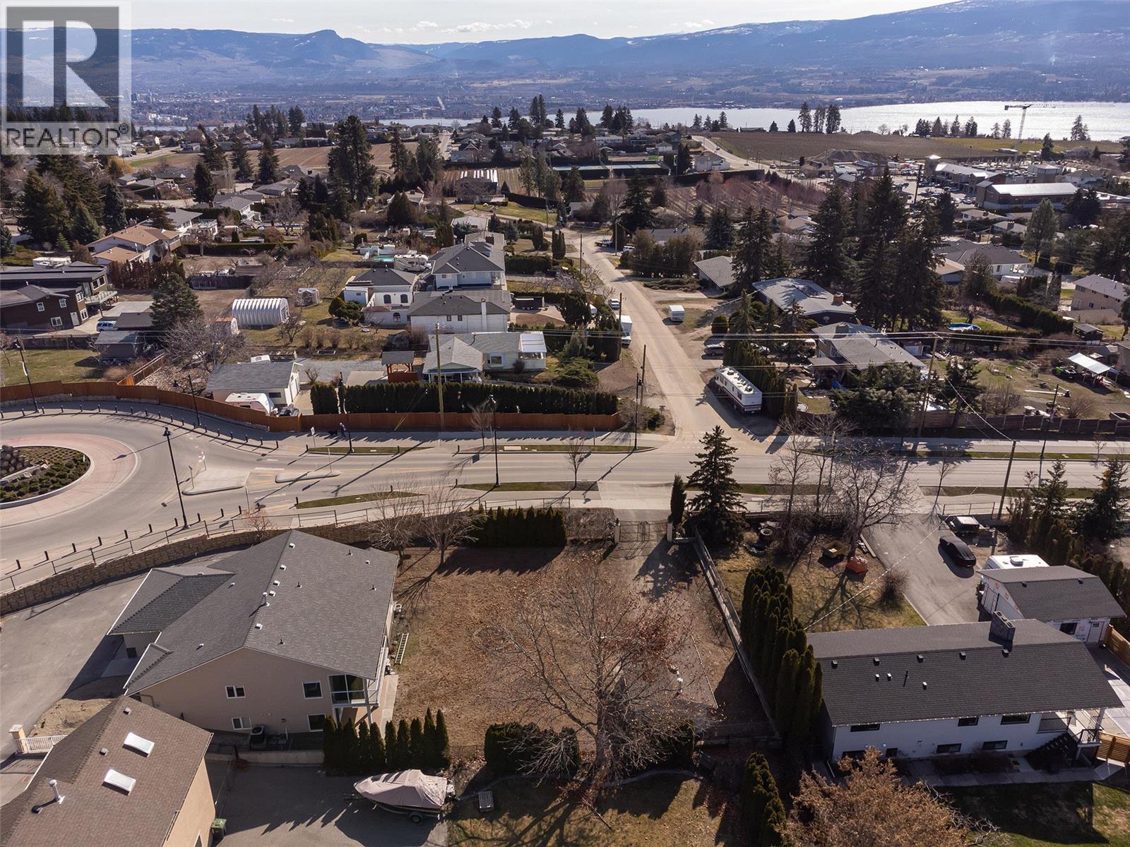 Picture for 2640 Boucherie  Road https://www.cirrealty.ca/reb/bc/6/10362576_13.jpg
