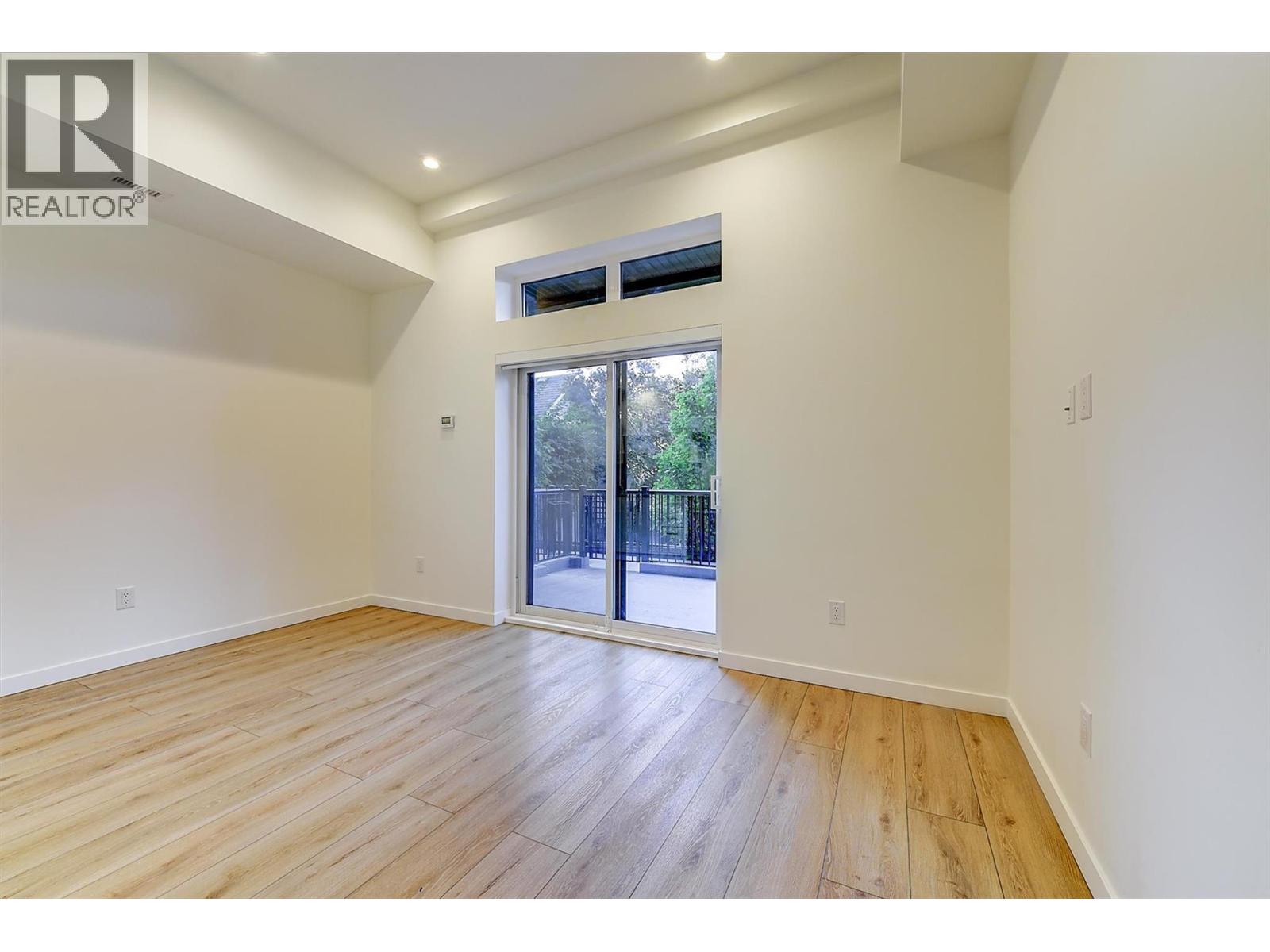 Picture for Unit #106, 660 Cawston  AvenueN https://www.cirrealty.ca/reb/bc/6/10362856_15.jpg