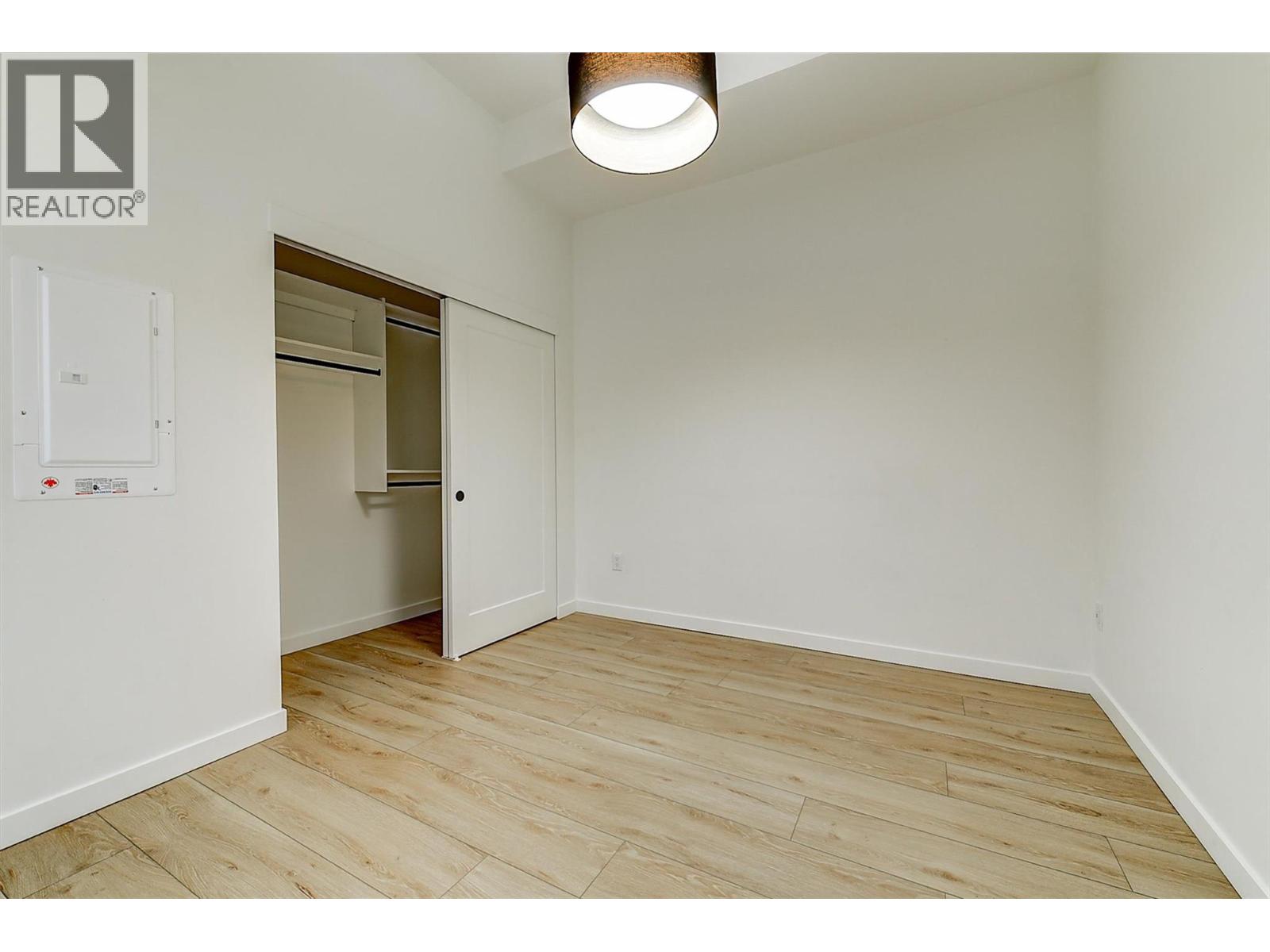 Picture for Unit #106, 660 Cawston  AvenueN https://www.cirrealty.ca/reb/bc/6/10362856_29.jpg