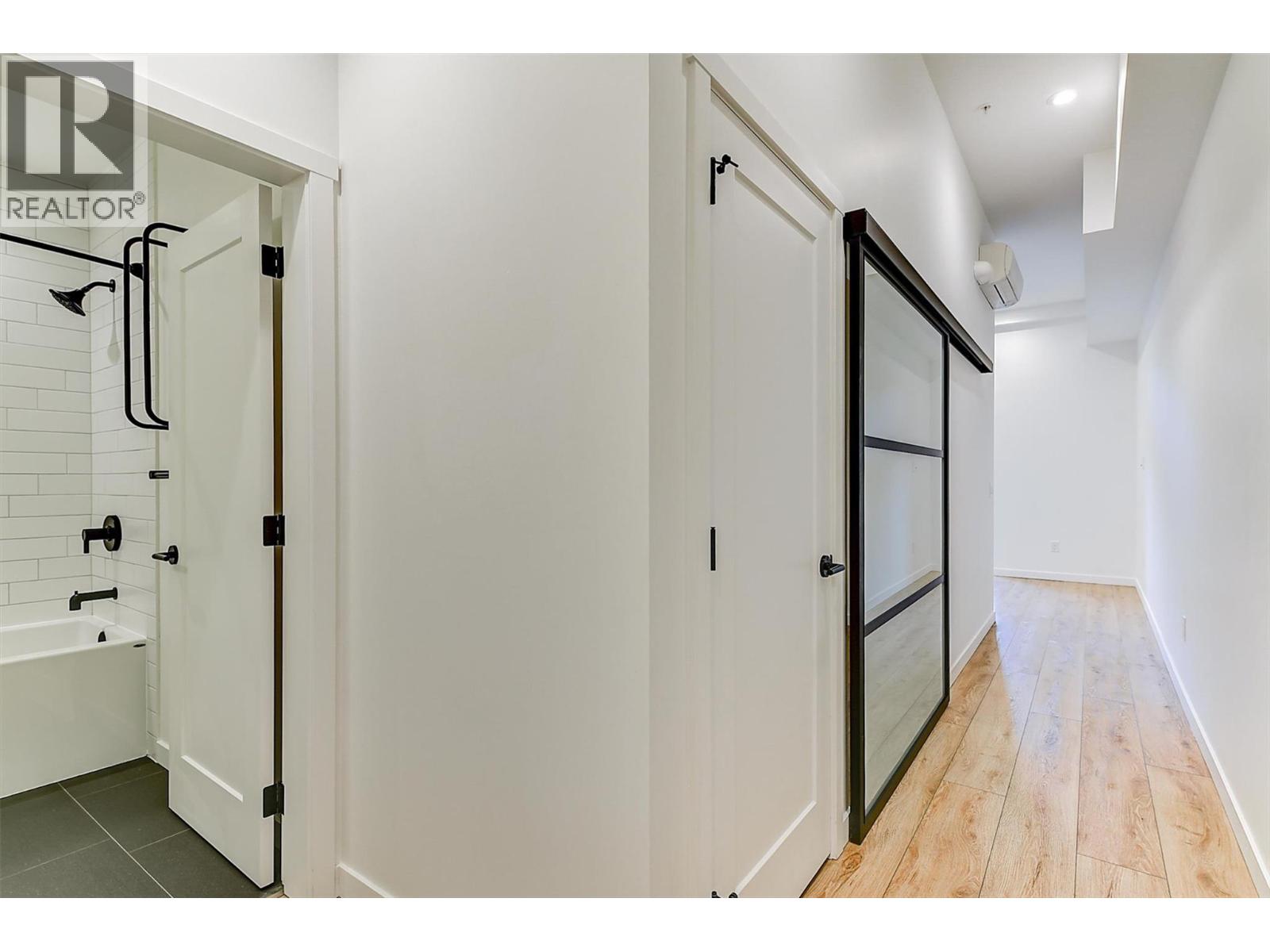 Picture for Unit #106, 660 Cawston  AvenueN https://www.cirrealty.ca/reb/bc/6/10362856_30.jpg