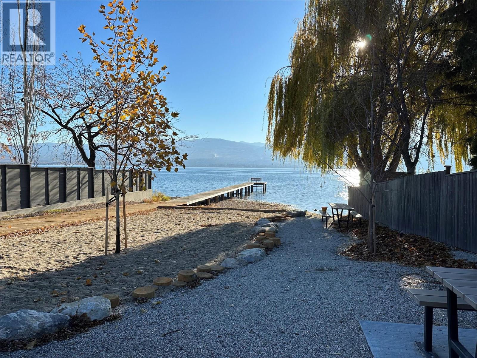 Picture for 2571 Casa Palmero  Drive https://www.cirrealty.ca/reb/bc/6/10362976_16.jpg