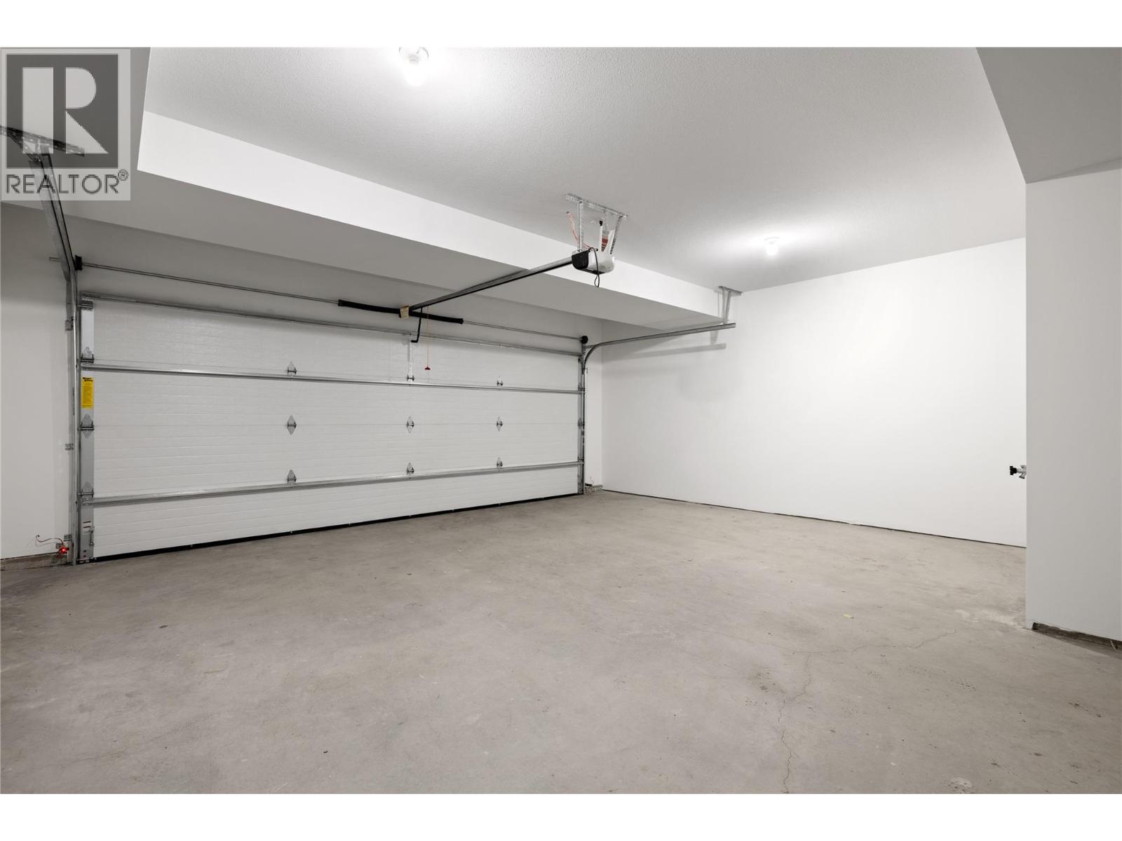 Picture for Unit #126, 1455 Cara Glen  Court https://www.cirrealty.ca/reb/bc/6/10363156_12.jpg