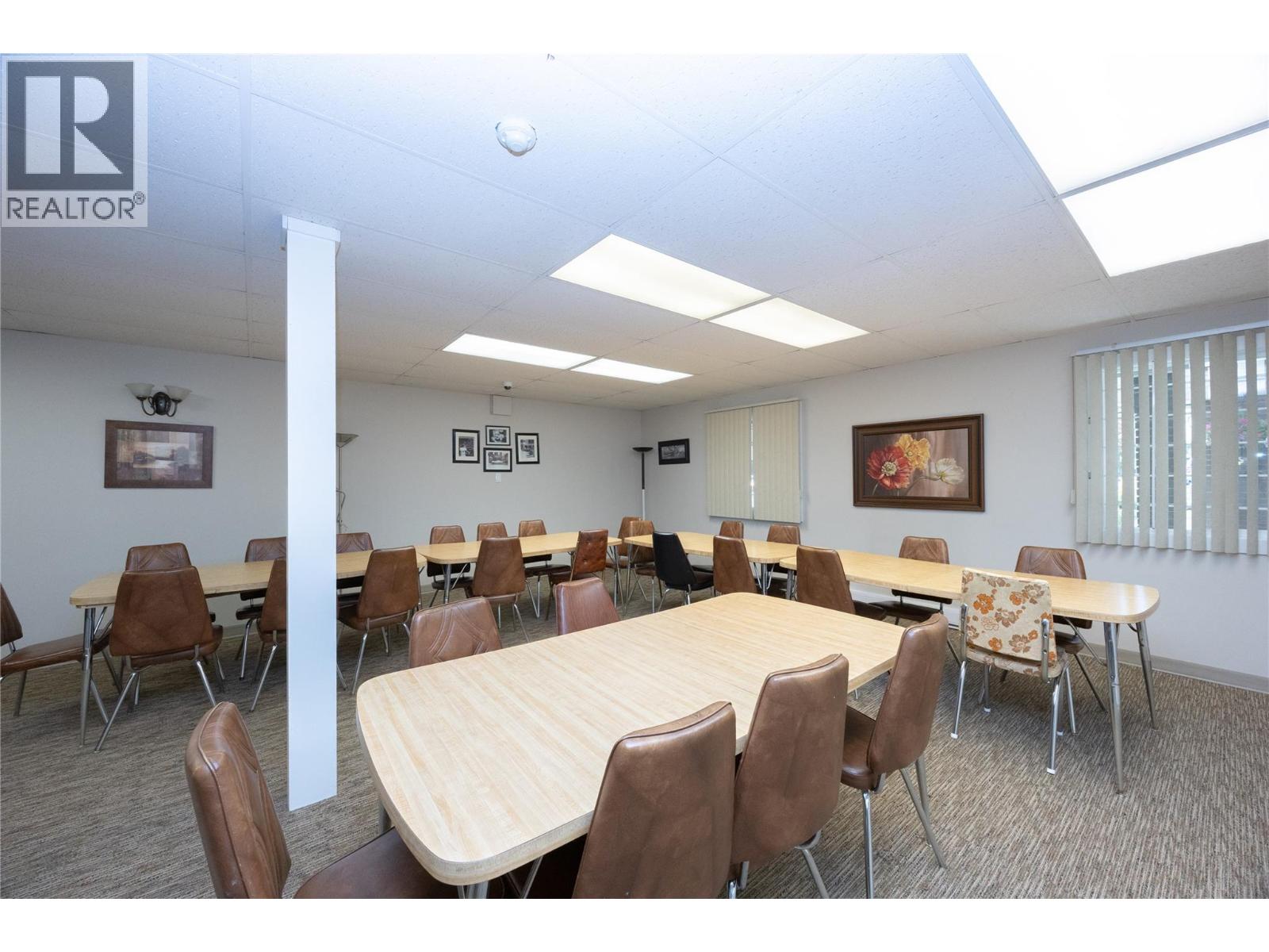 Picture for Unit #206, 1915 Pacific  Court https://www.cirrealty.ca/reb/bc/6/10363336_15.jpg