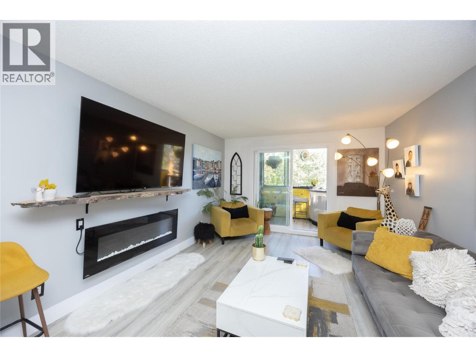 Picture for Unit #206, 1915 Pacific  Court https://www.cirrealty.ca/reb/bc/6/10363336_8.jpg