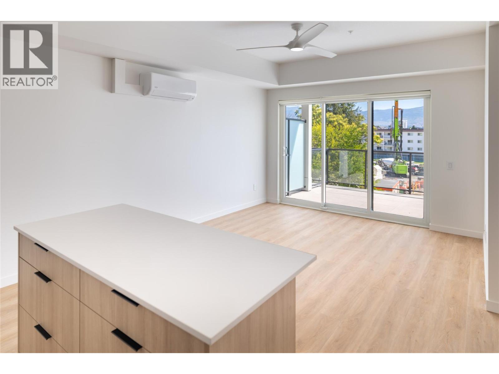 Picture for Unit #415, 604 Cawston  Avenue