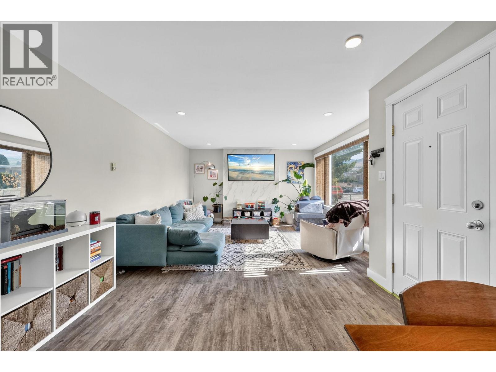 Picture for 420 Hardie  Road https://www.cirrealty.ca/reb/bc/6/10363836_15.jpg